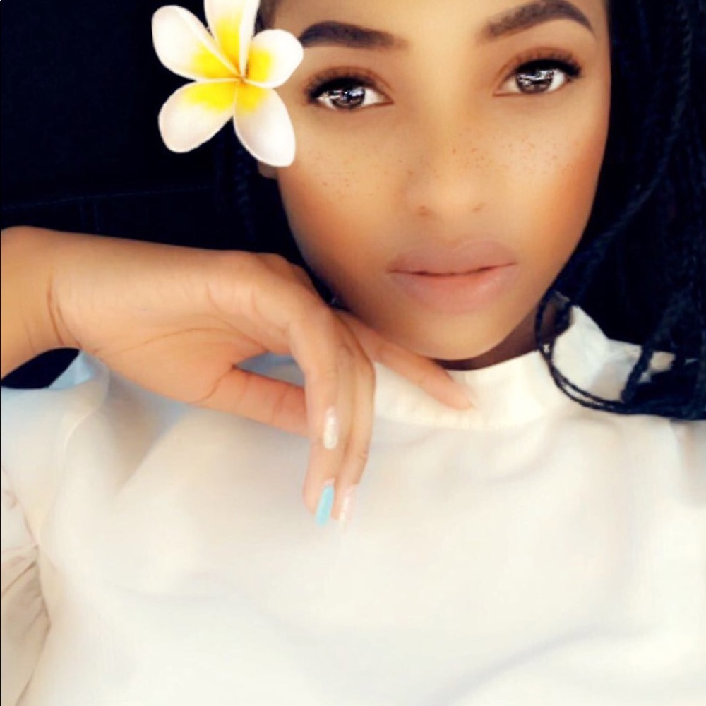 Meet your Posher, Teateaira